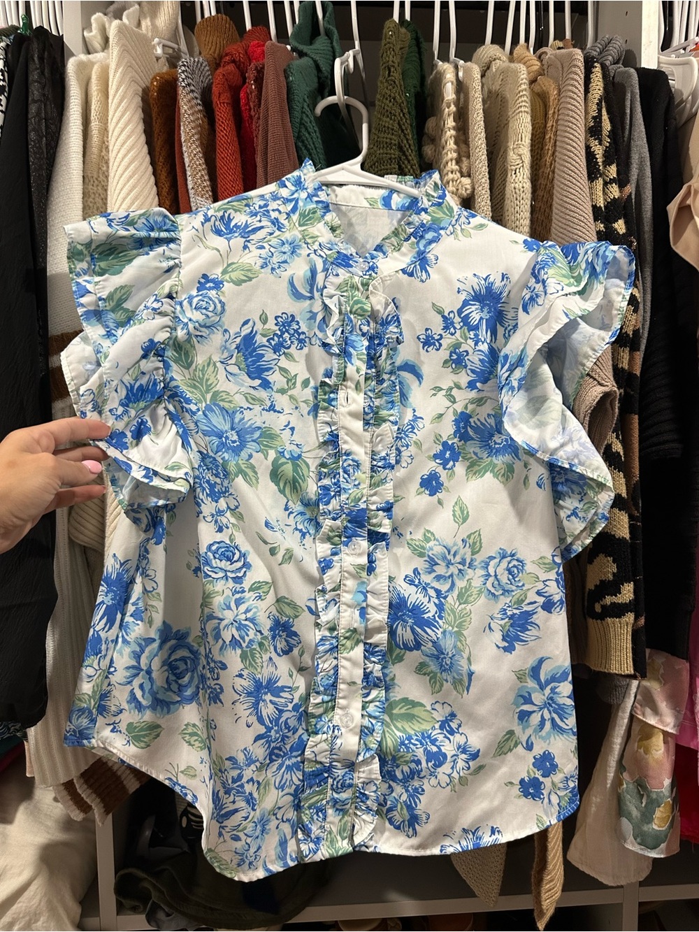 Blue & White Floral Ruffle Sleeve Blouse - Picture 4 of 6